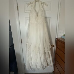 David’s Bridal Galina Woman wedding gown. Size 16W